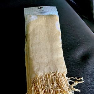 Hard rock couture falling crowns scarf NWT